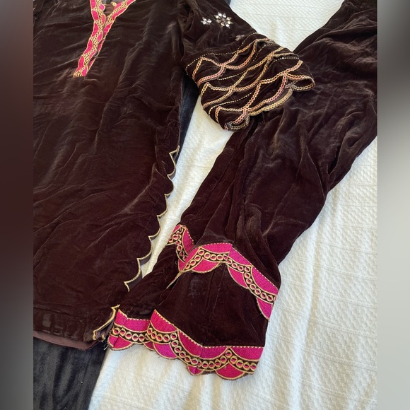 Chocolate, brown charizma velvet, two piece - Picture 5 of 7